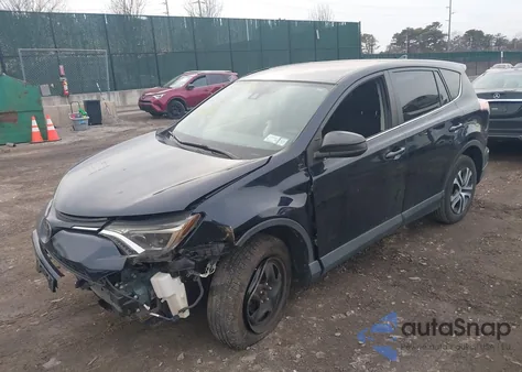 2018 Toyota Rav4 Le z USA, uszkodzony, nr VIN JTMBFREV2JJ717396